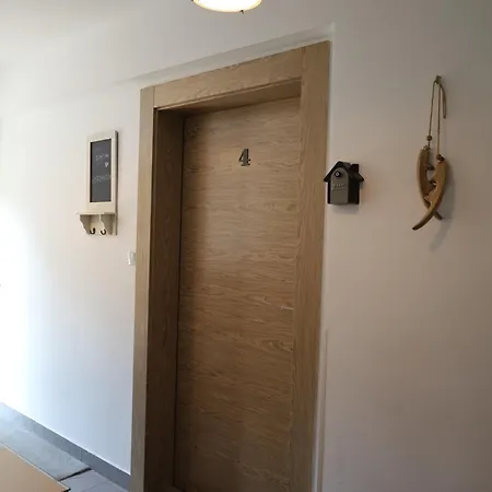 Numer 4 Bory 6a 公寓